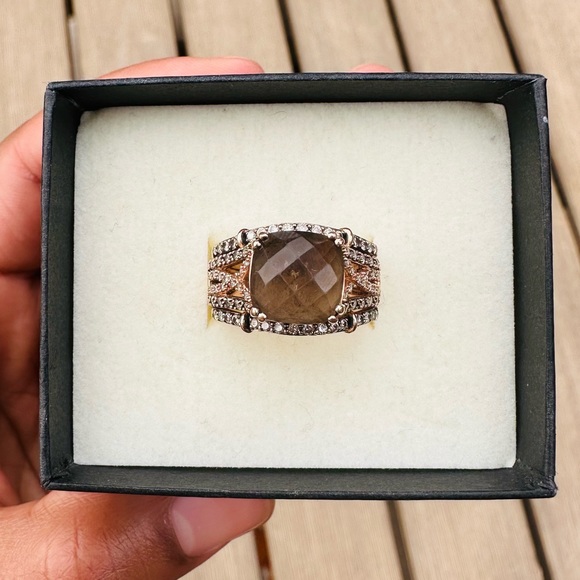 14kt. STRAWBERRY GOLD LEVIAN RING - Picture 7 of 10